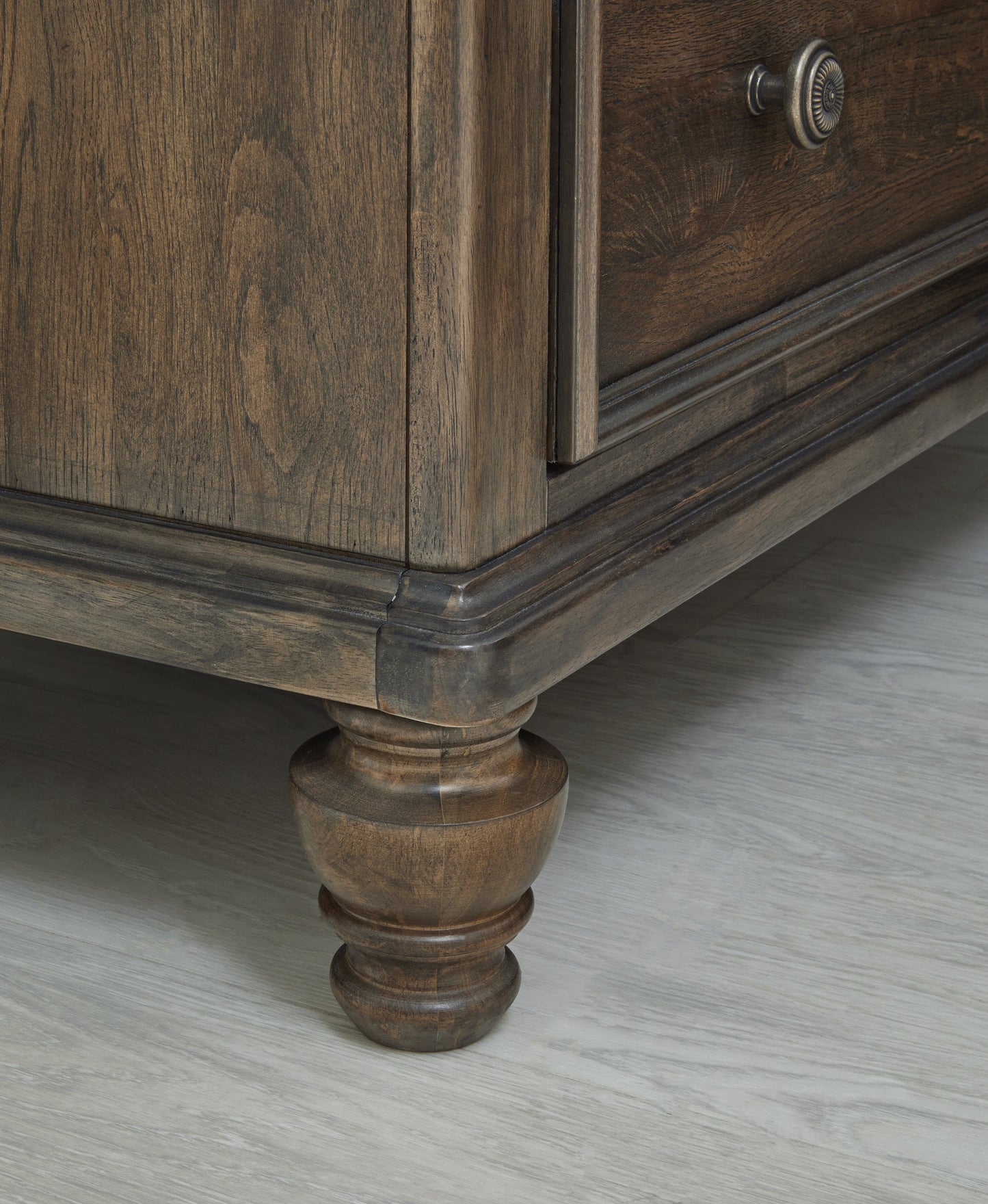 Veramond Chest of Drawers