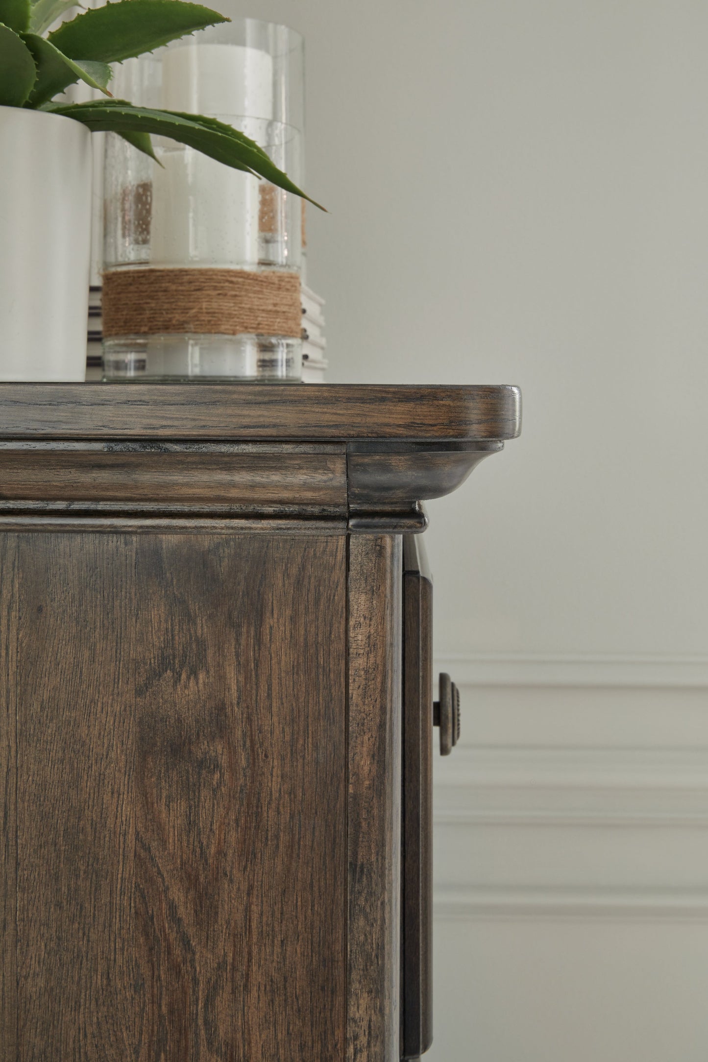 Veramond Chest of Drawers