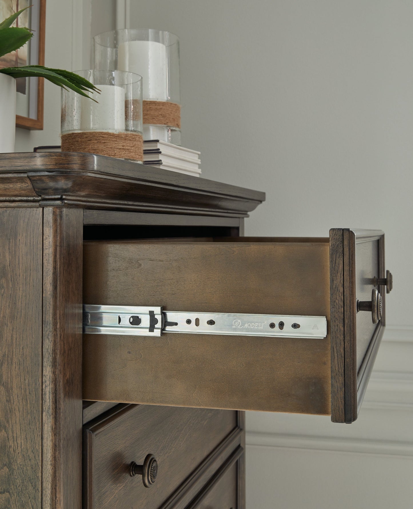 Veramond Chest of Drawers