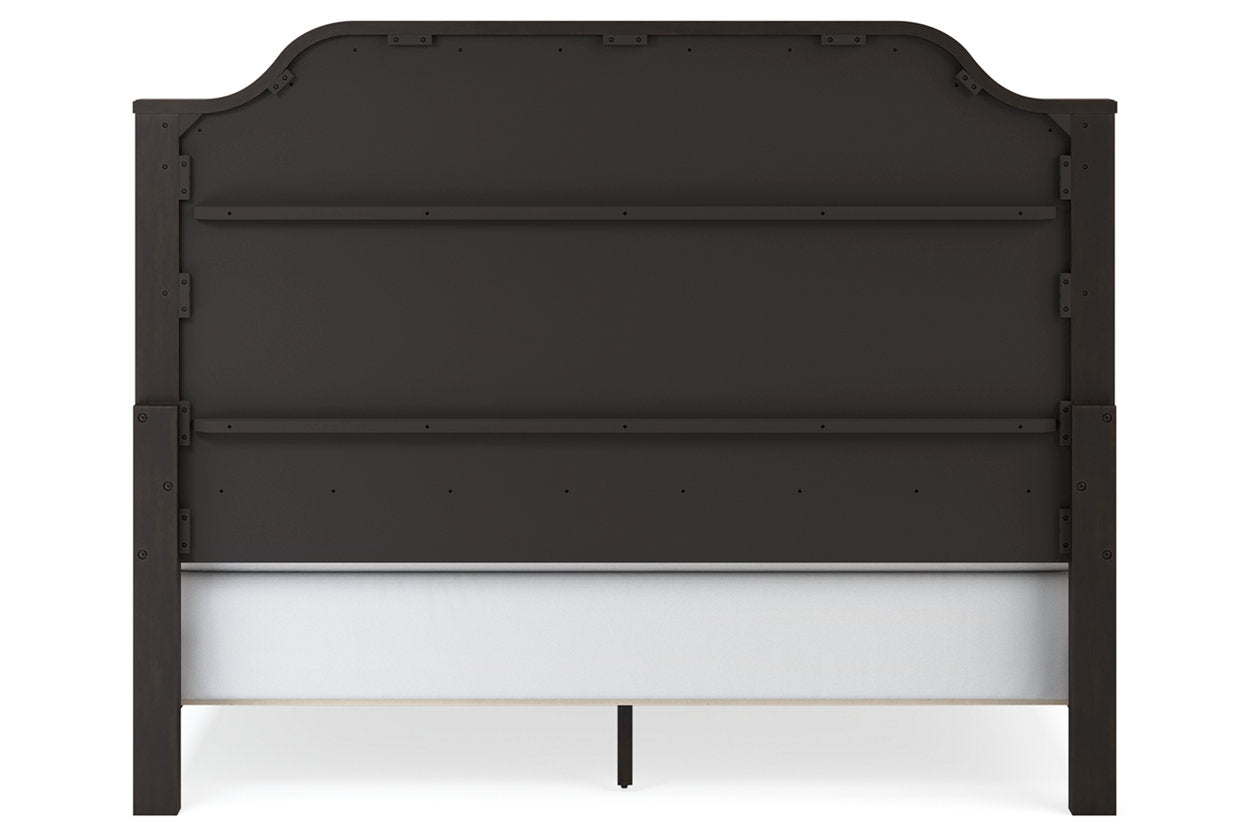 Welltern King Panel Bed