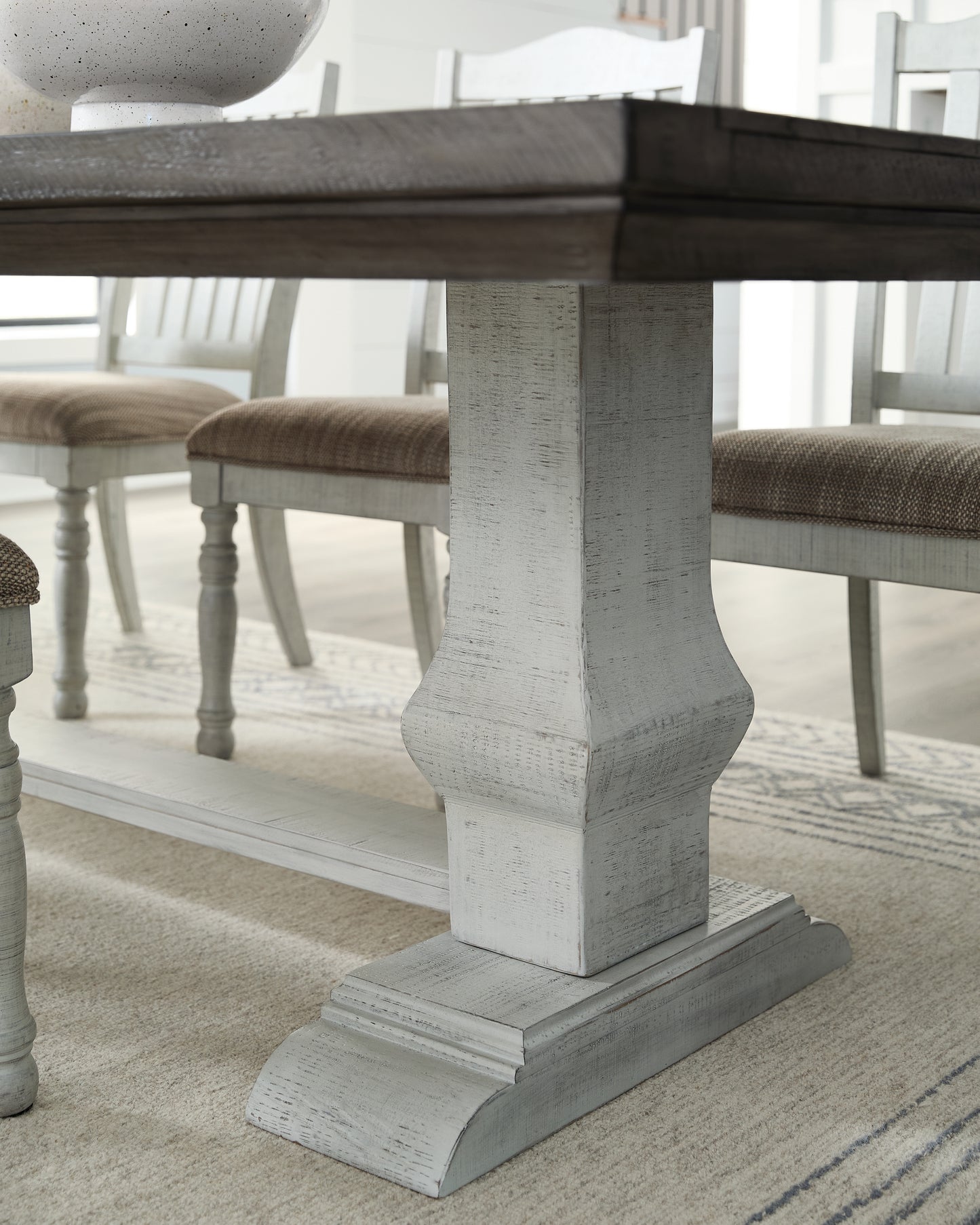 Havalance Dining Table
