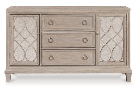 Jorlaina Dining Server