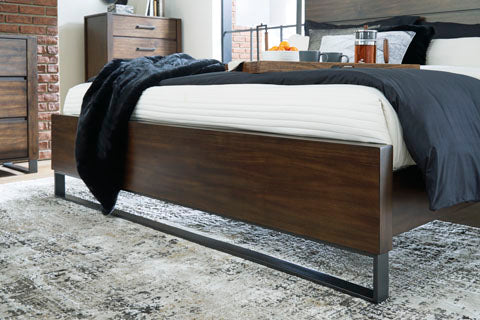 Zumbado 5-Piece Queen Bedroom Set