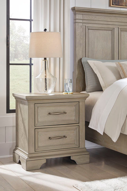 Vallardia 5-Piece Queen Bedroom Set