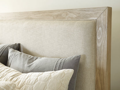 Hennington Queen Upholstered Bed