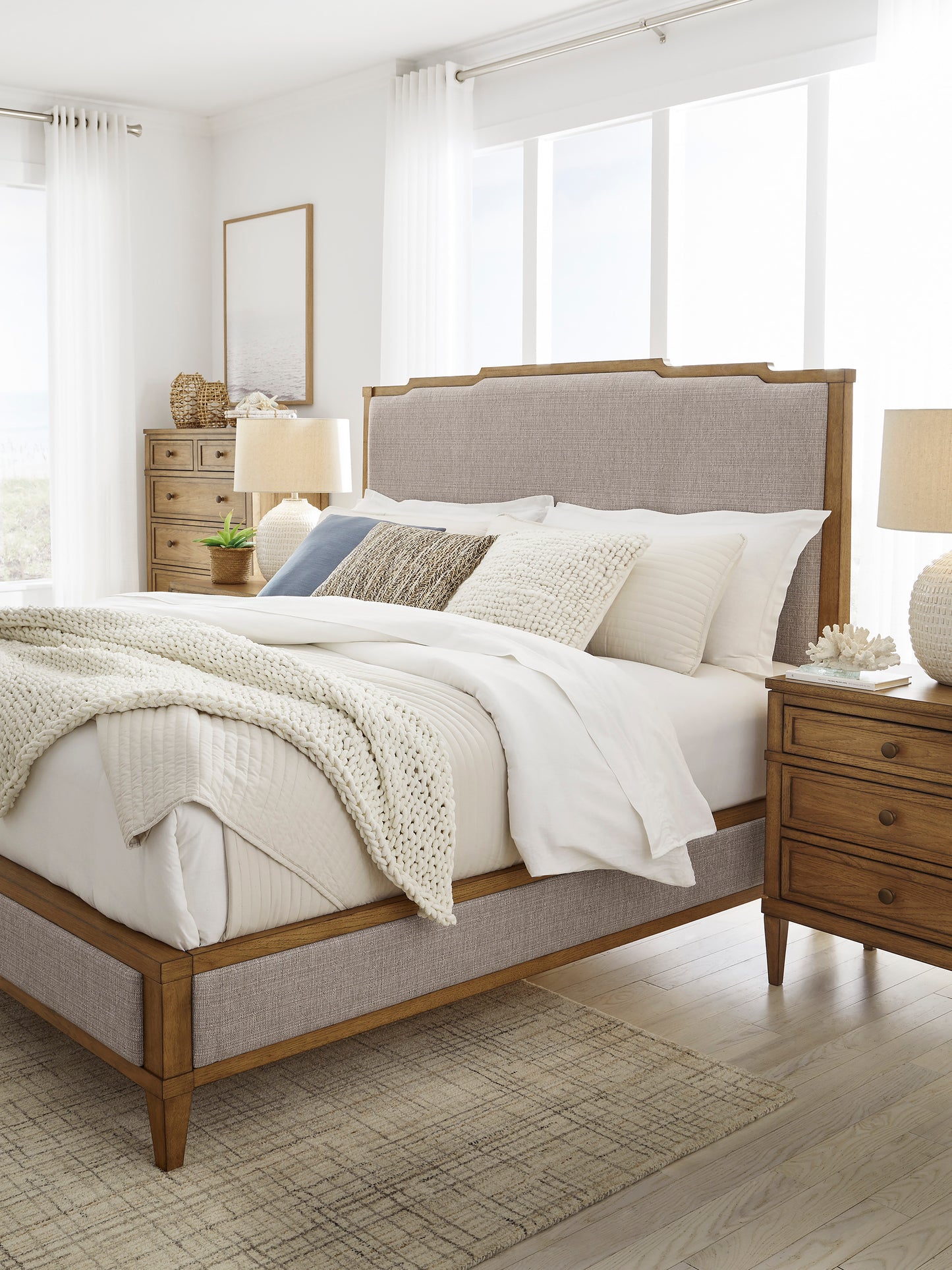 Sharlance King Bedroom Set