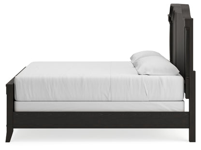 Welltern Queen Panel Bed