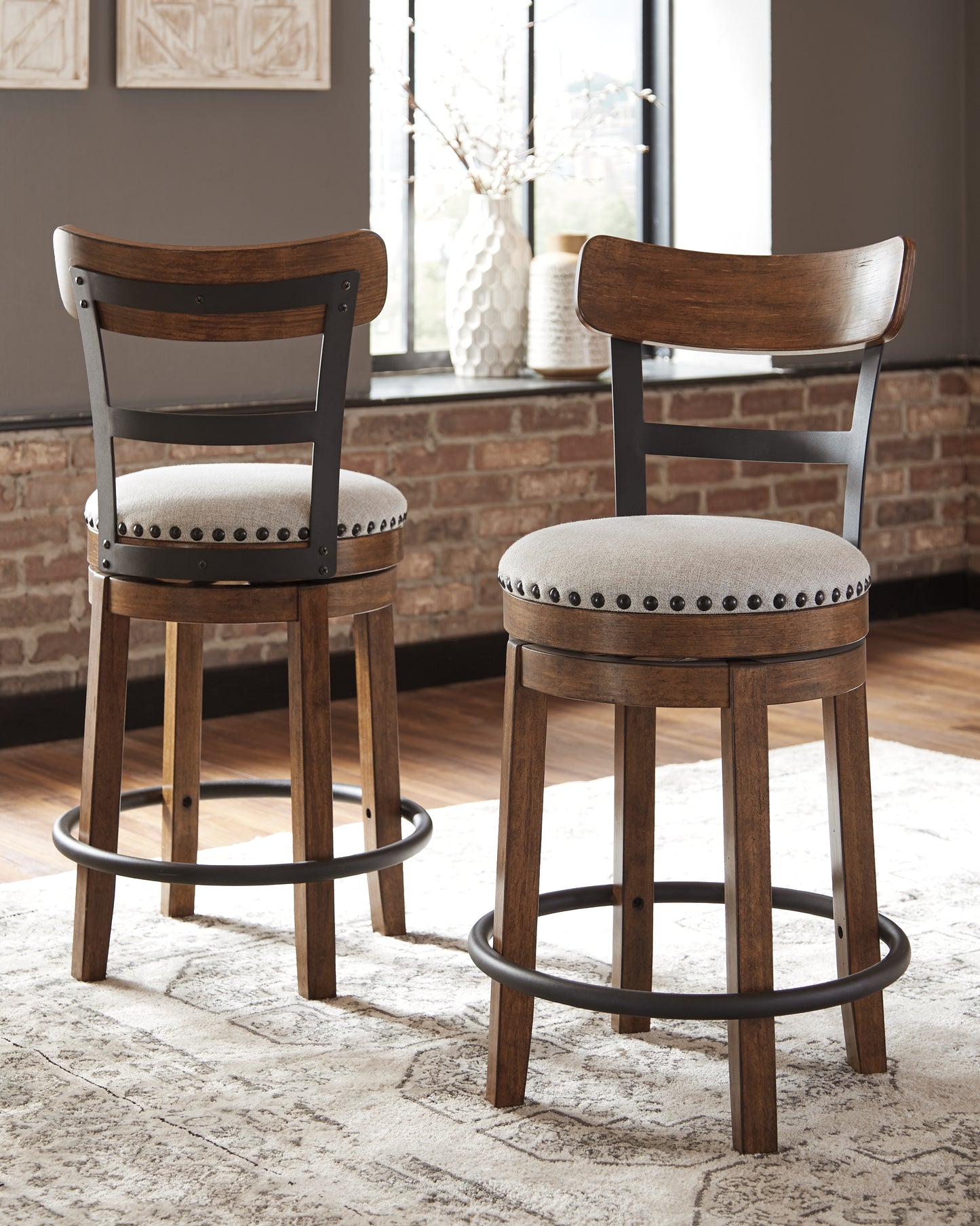 Valebeck 5-Piece Counter Height Dining Set
