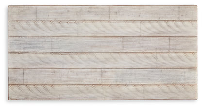 Carynhurst Table (Set of 3)
