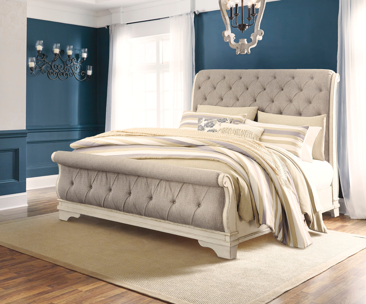 Realyn King Bedroom Set