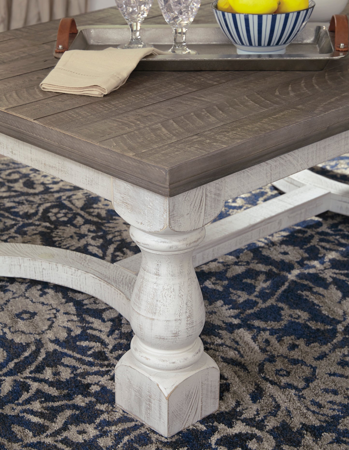 Havalance Cocktail Table