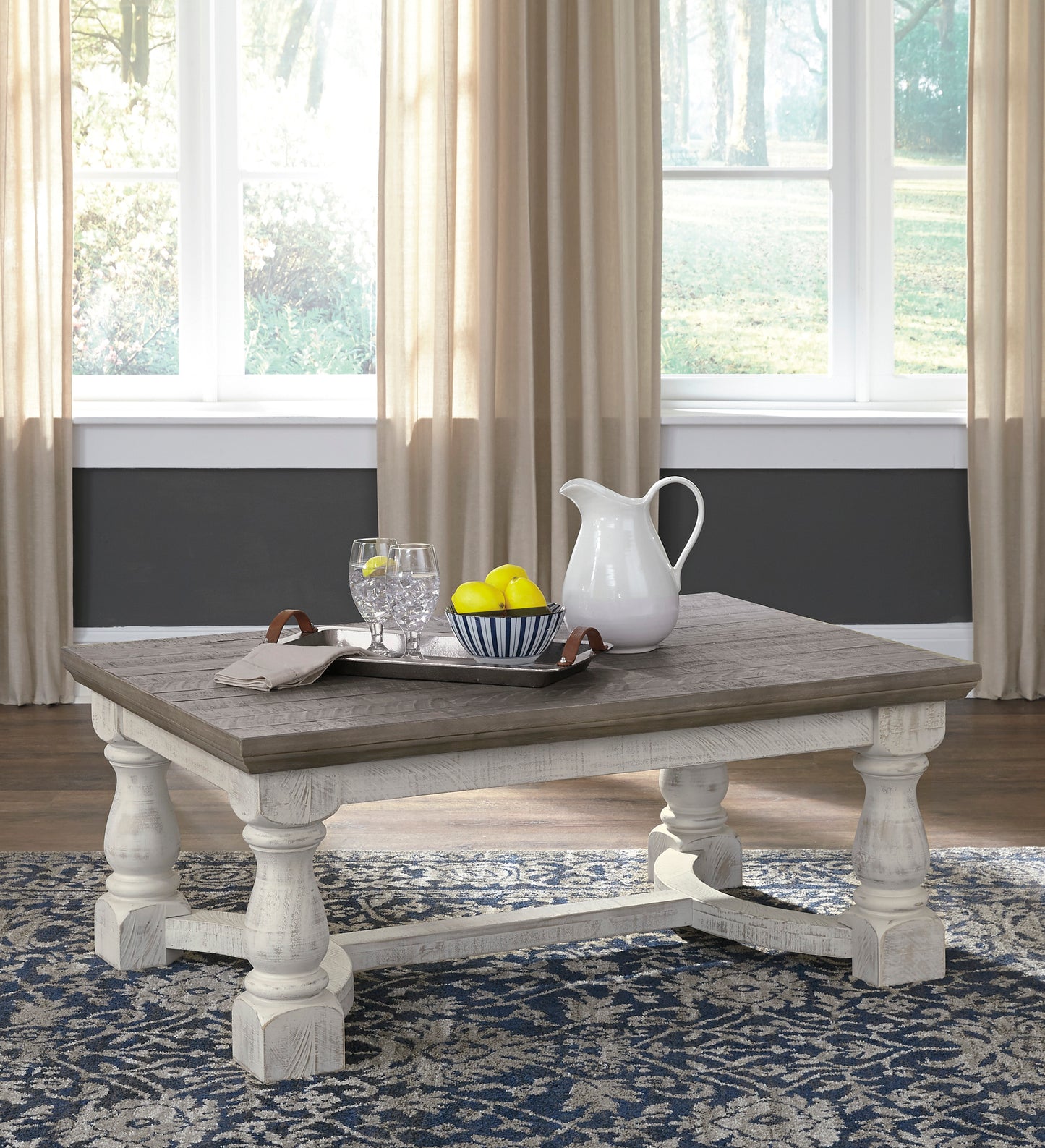 Havalance Cocktail Table